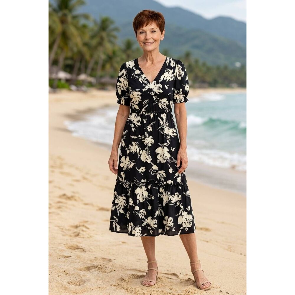 🩵⏭️NWT Black & Cream Tropical Floral Dress Medium